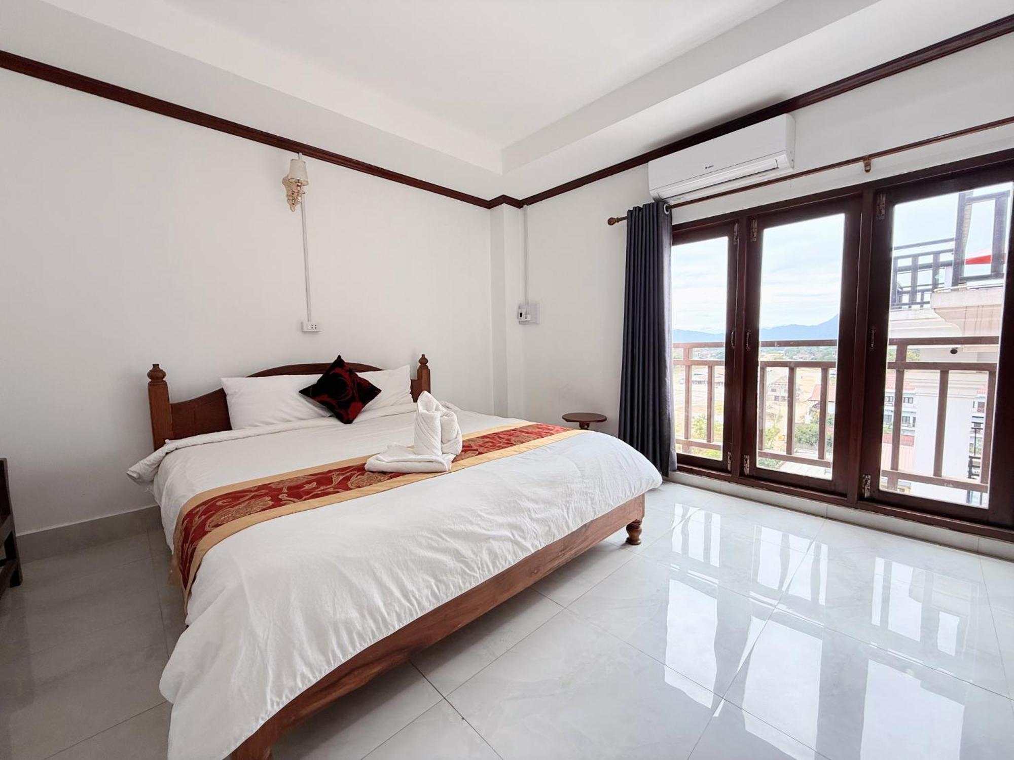 Vangvieng Sisavang Mountain View Hotel Vang Vieng Exterior photo