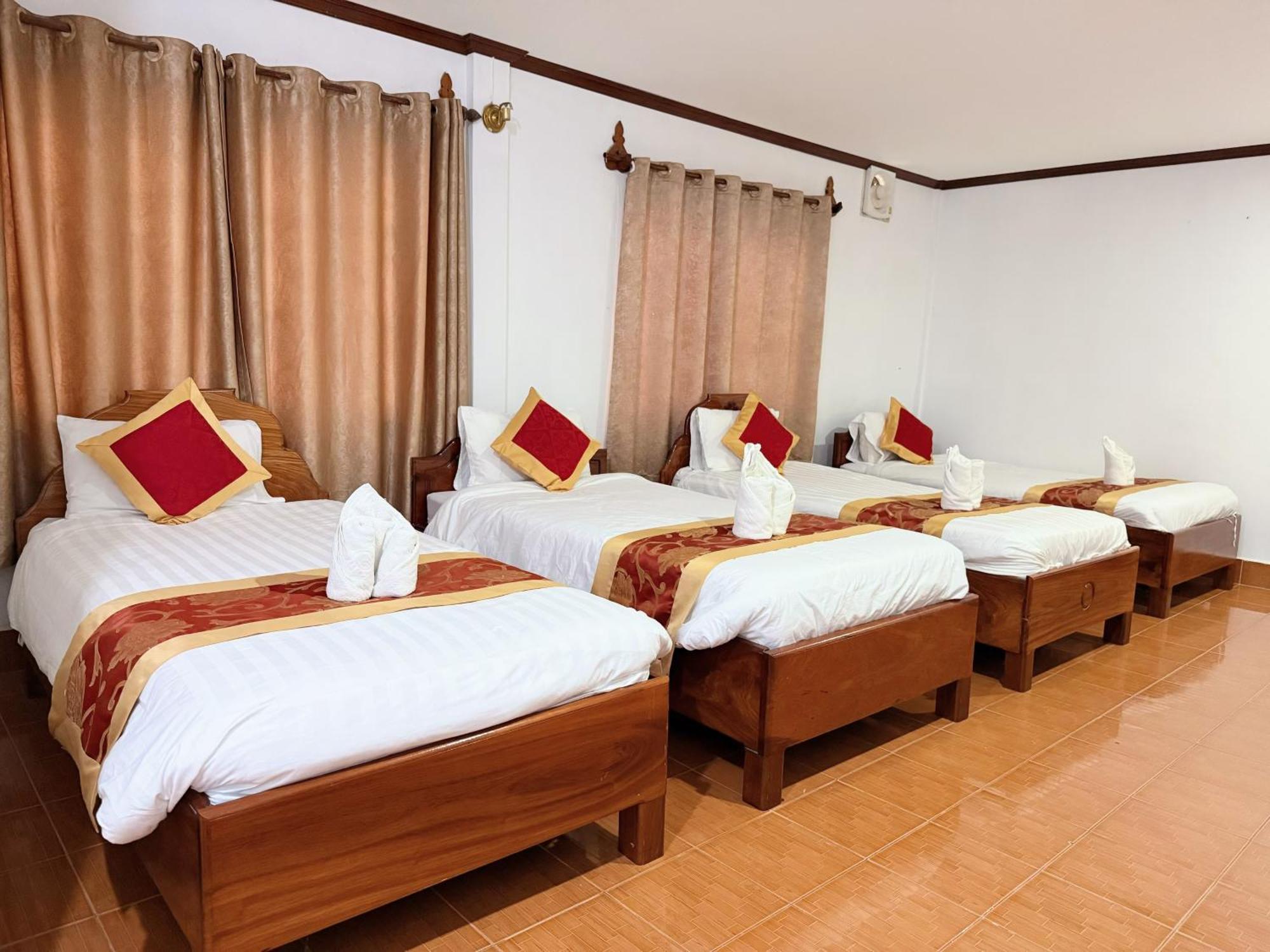 Vangvieng Sisavang Mountain View Hotel Vang Vieng Exterior photo