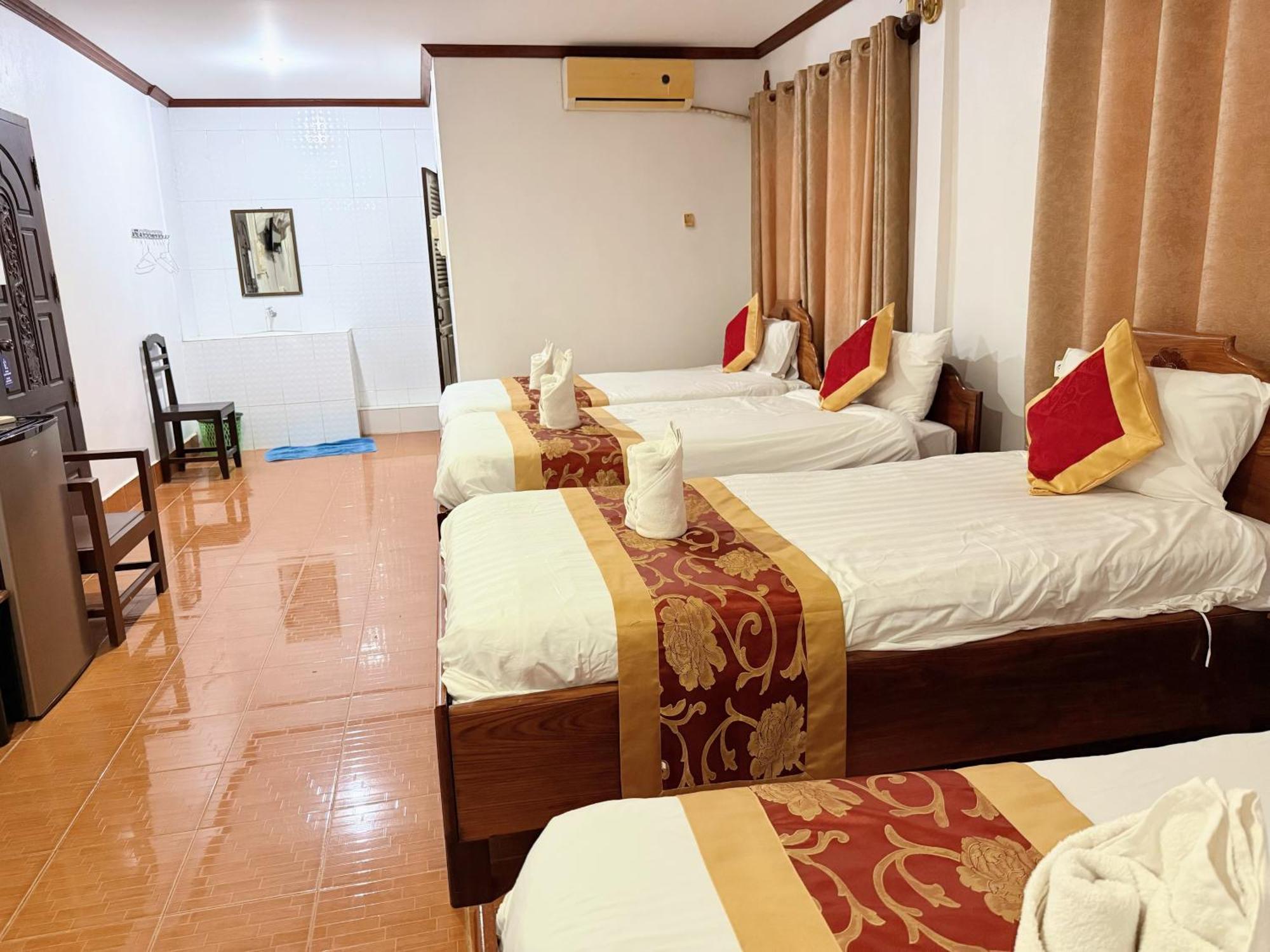 Vangvieng Sisavang Mountain View Hotel Vang Vieng Exterior photo