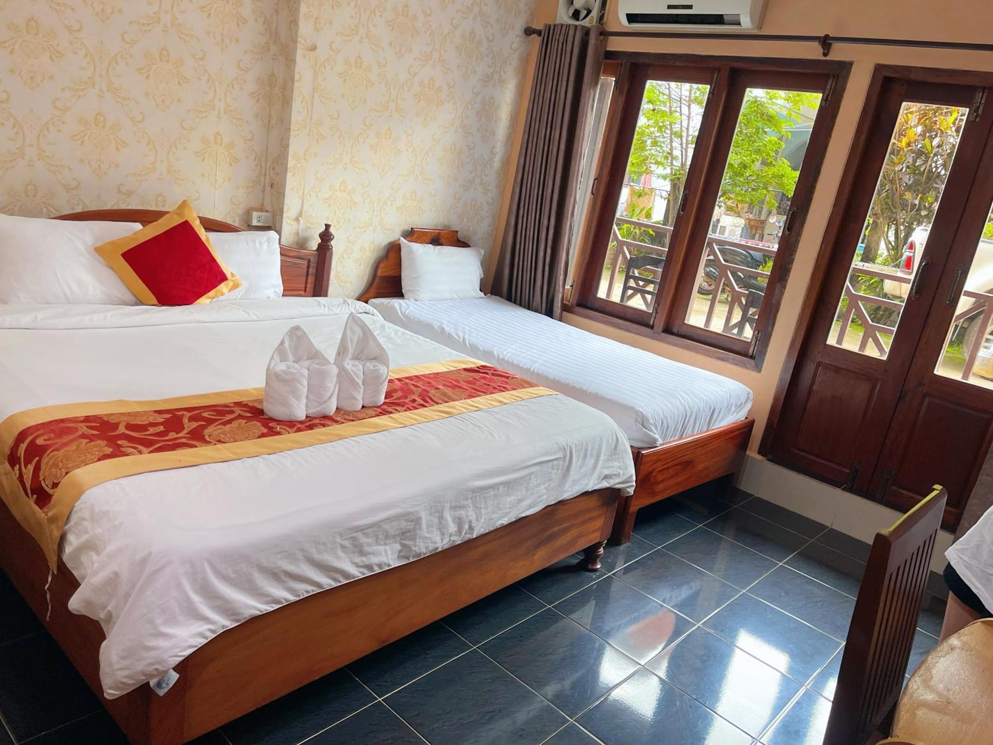 Vangvieng Sisavang Mountain View Hotel Vang Vieng Exterior photo
