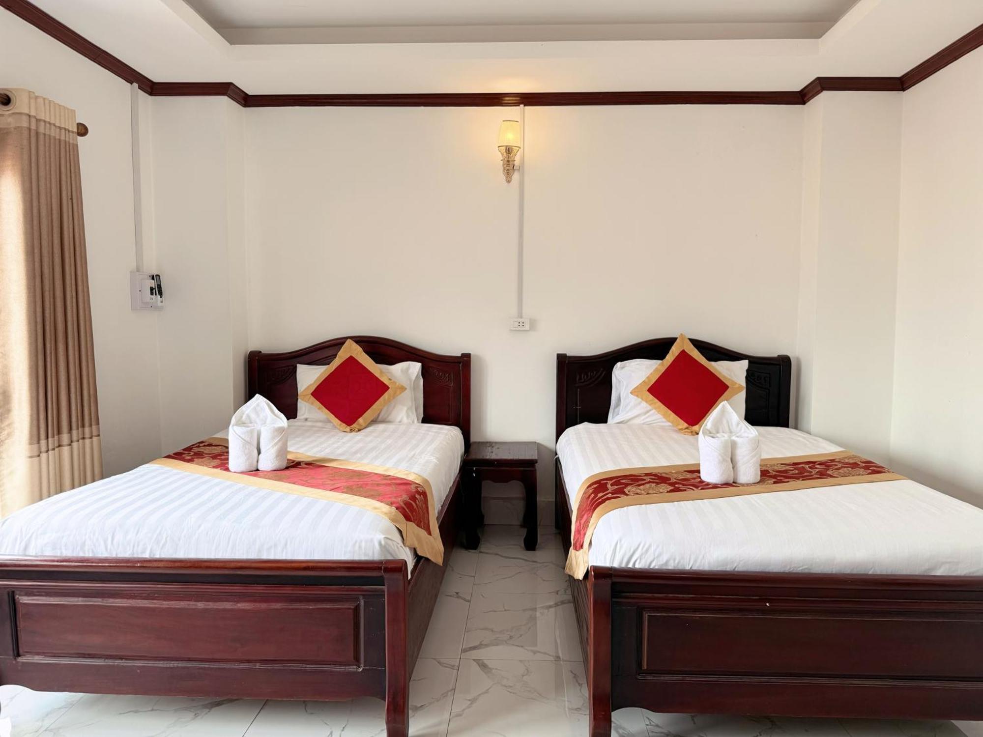 Vangvieng Sisavang Mountain View Hotel Vang Vieng Exterior photo