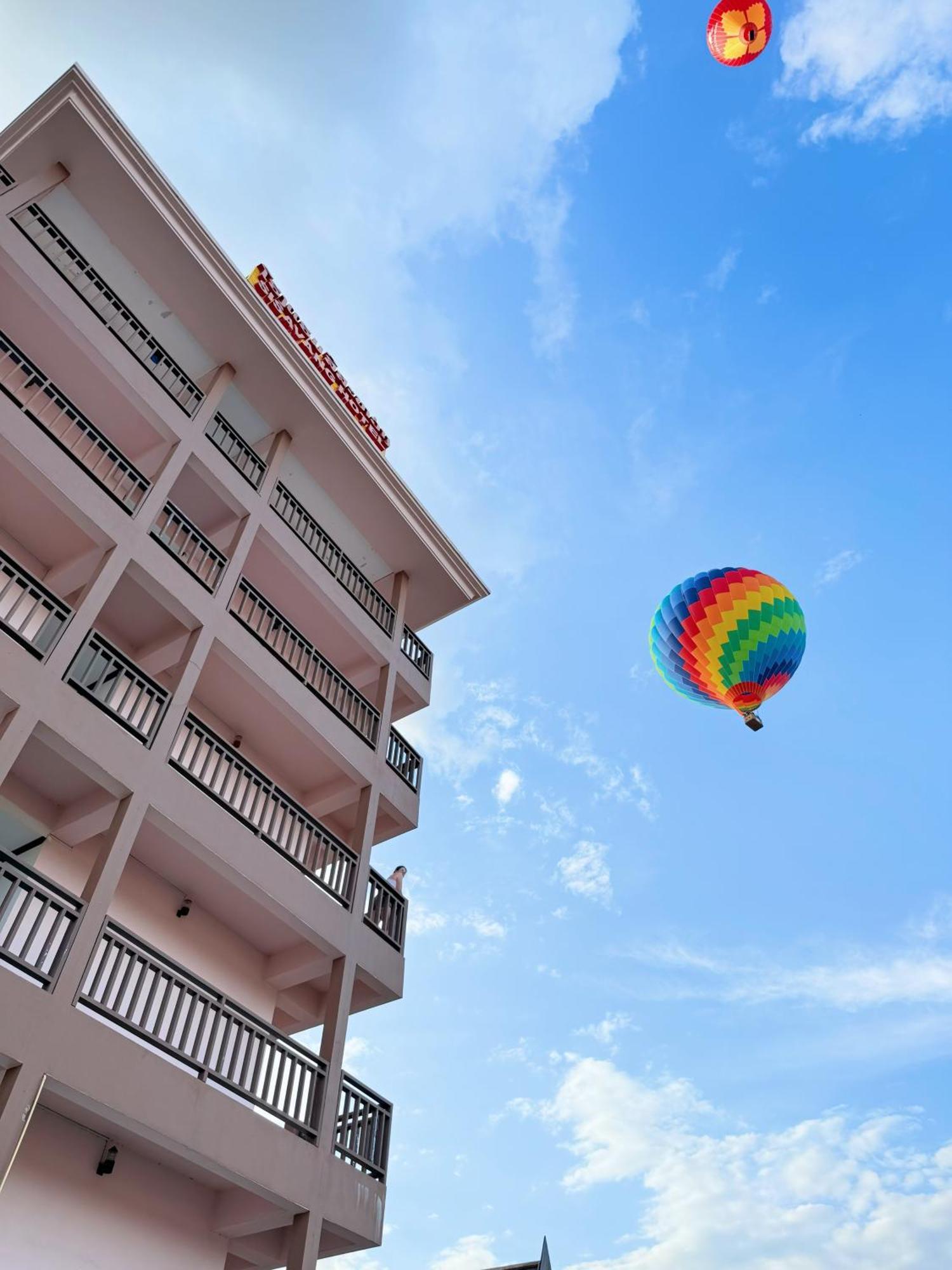 Vangvieng Sisavang Mountain View Hotel Vang Vieng Exterior photo